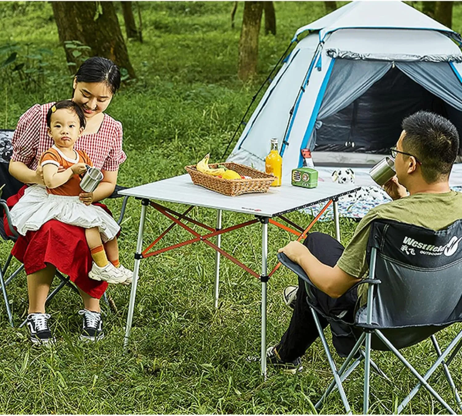 BK&MF Ultralight Aluminum Outdoor Folding Table,Portable Outdoor Camping Beach Table Compact with Carry Bag Roll-up Table for BBQ, Party, Camping,A,70x70x70cm(28x28x28inch)
