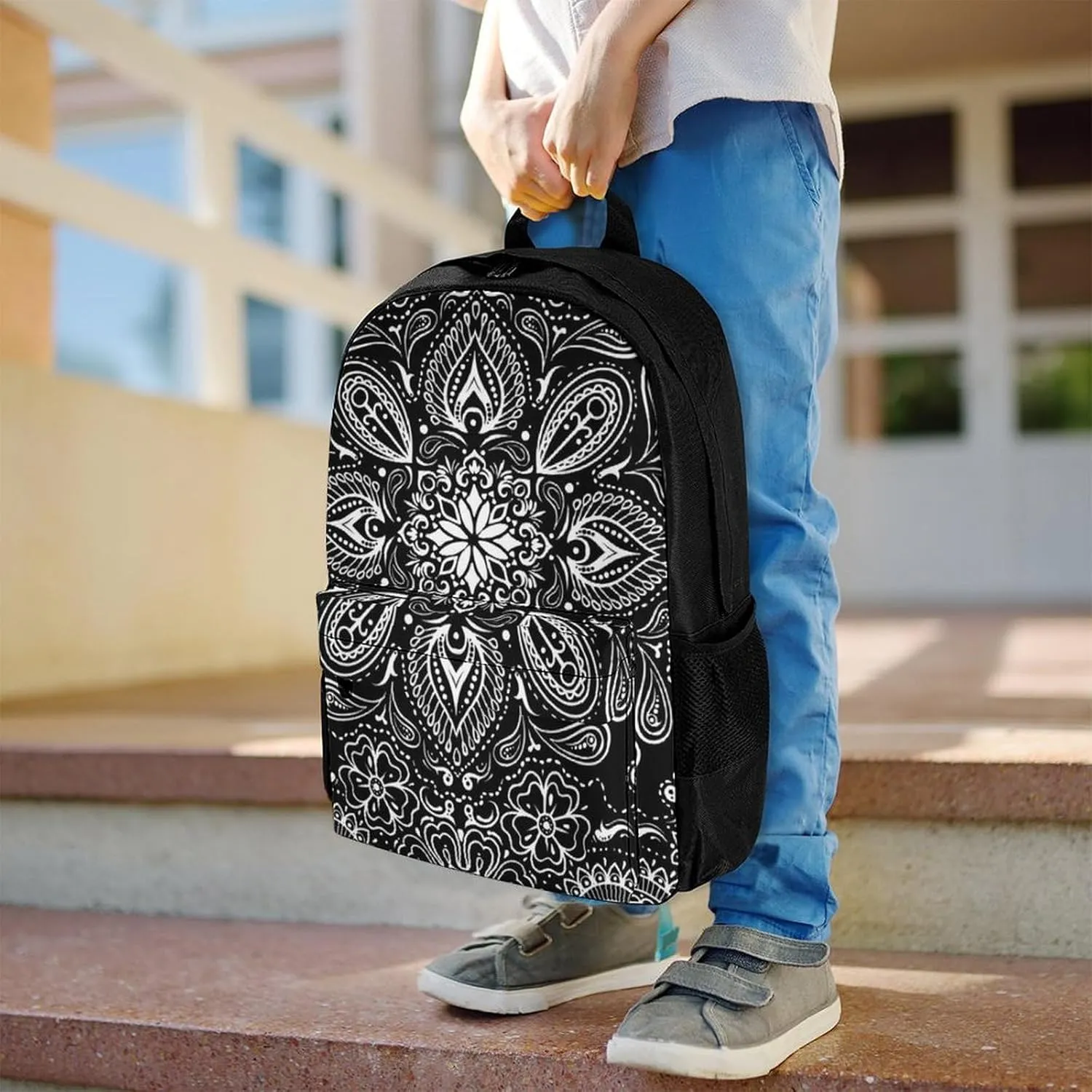 Black White Paisley A Large Capacity Backpack with Pockets, Suitable for Outdoor Use, Etc