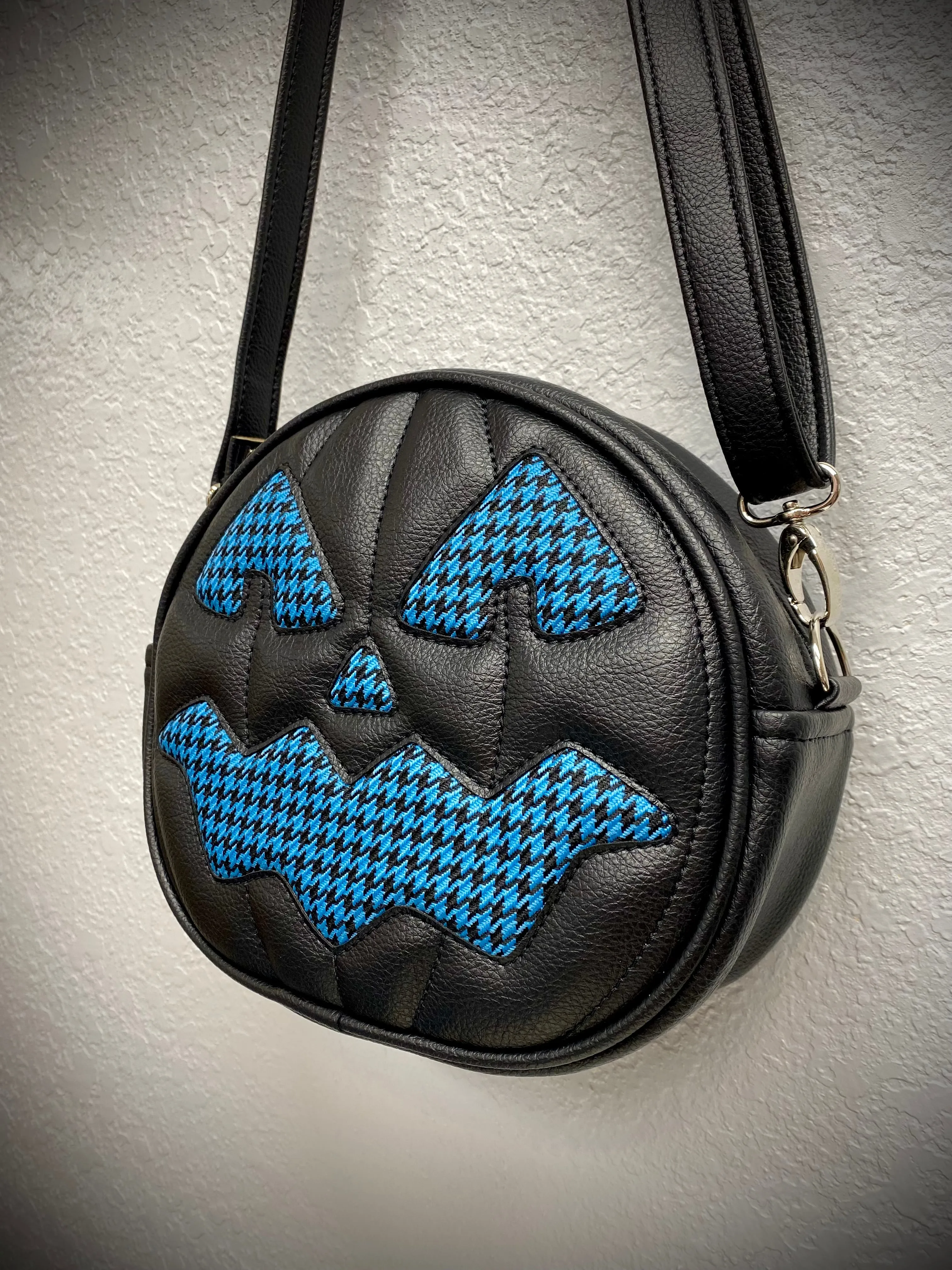 Blue Houndstooth Spooky Face Cruiser Bag