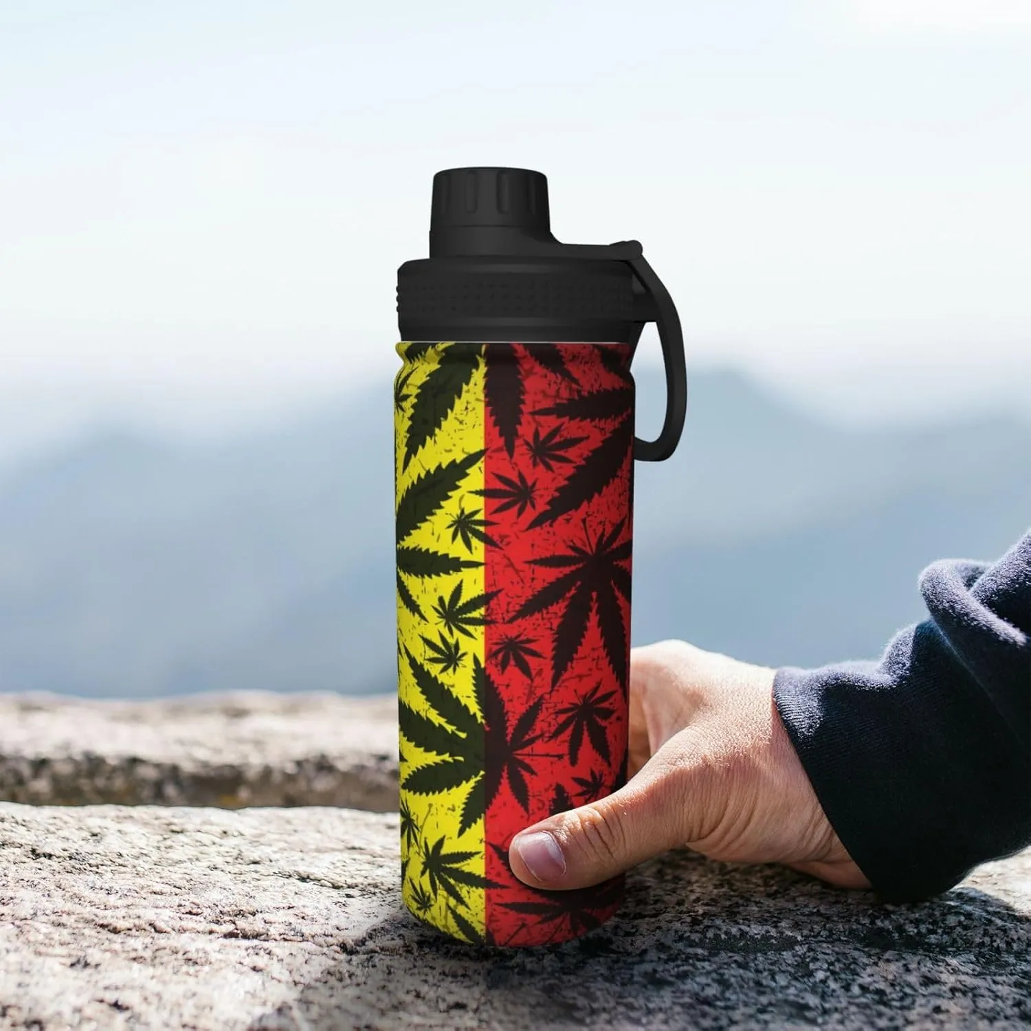 Jamaica Reggae Rasta Marijuana Leaf Weed 18 OZ Sports Insulated Water Bottle Stainless Steel Kettle Novelty Drinking Cup for Outdoor Gym Travel