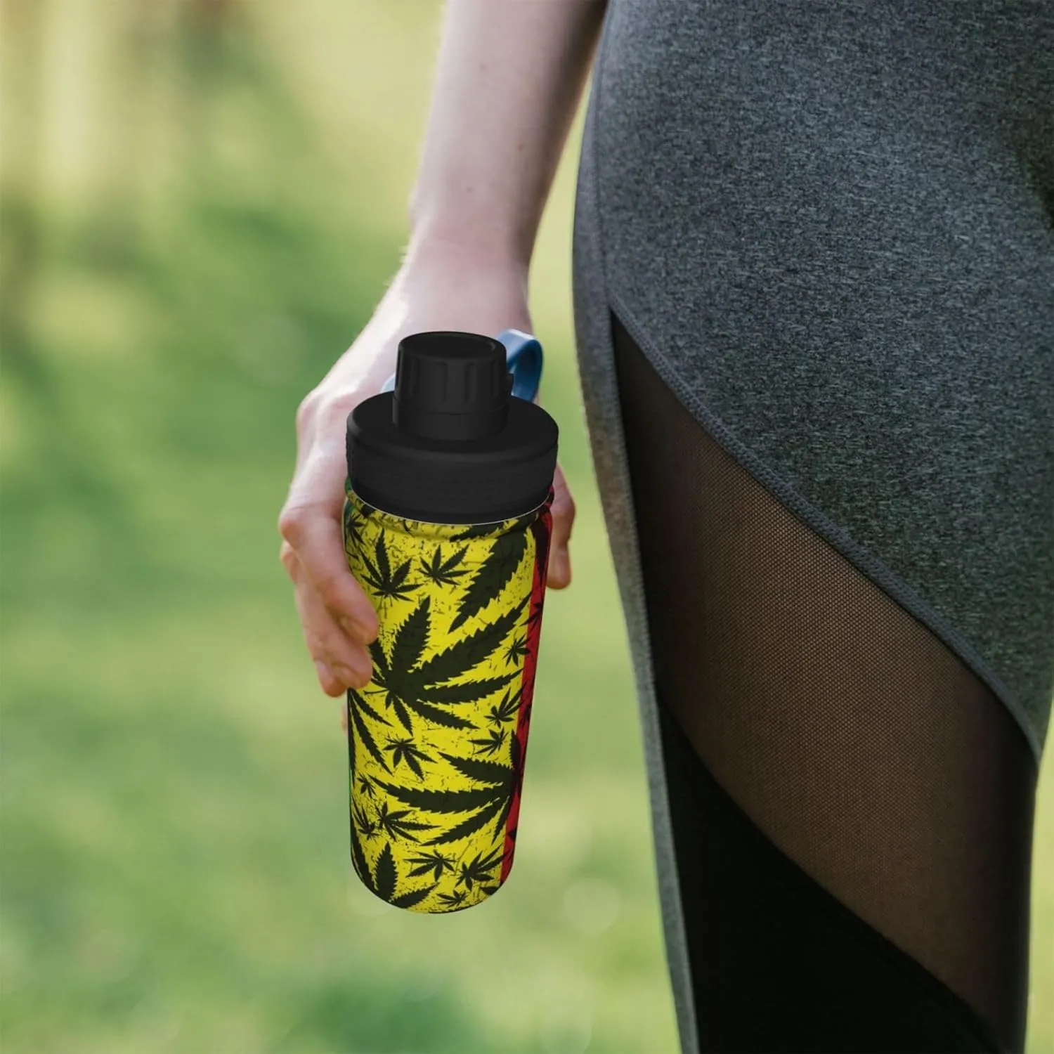 Jamaica Reggae Rasta Marijuana Leaf Weed 18 OZ Sports Insulated Water Bottle Stainless Steel Kettle Novelty Drinking Cup for Outdoor Gym Travel