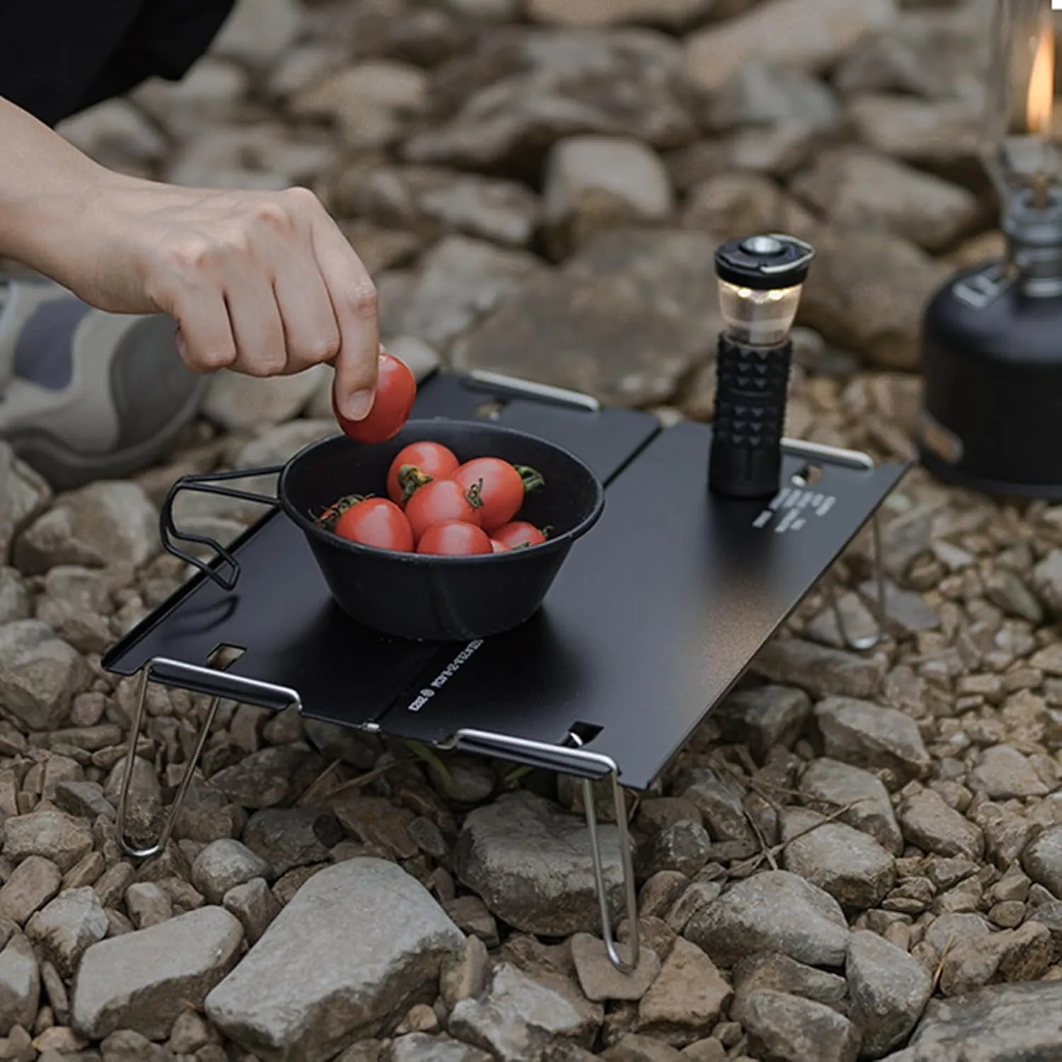 Lightweight Outdoor Table Portable Folding Table for Camping Small Beach Table Lightweight Compact Foldable Table Rust-Resistant Corrosion-Resistant Outdoor Table Detachable Easy to Care