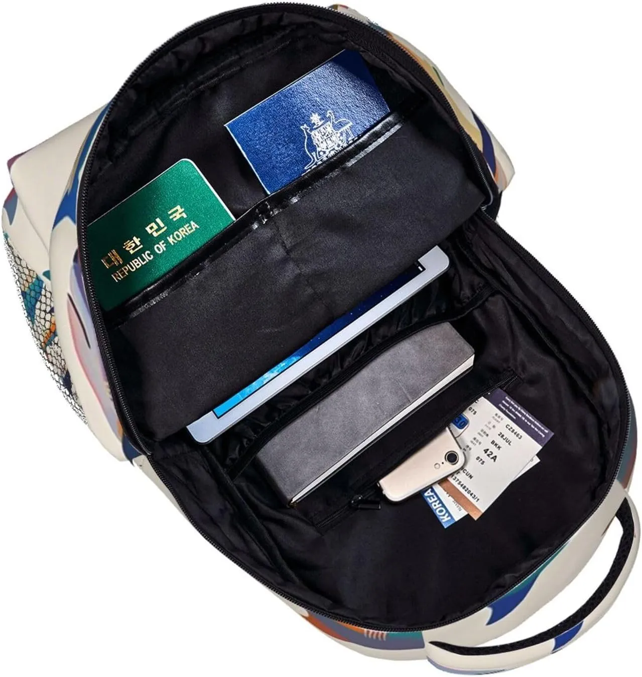 Men Women Lightweight Ocean Sea Shark Fish Art Backpack Large Capacity Carry On Bag With Padded Straps for Sports Work Walking Cycling