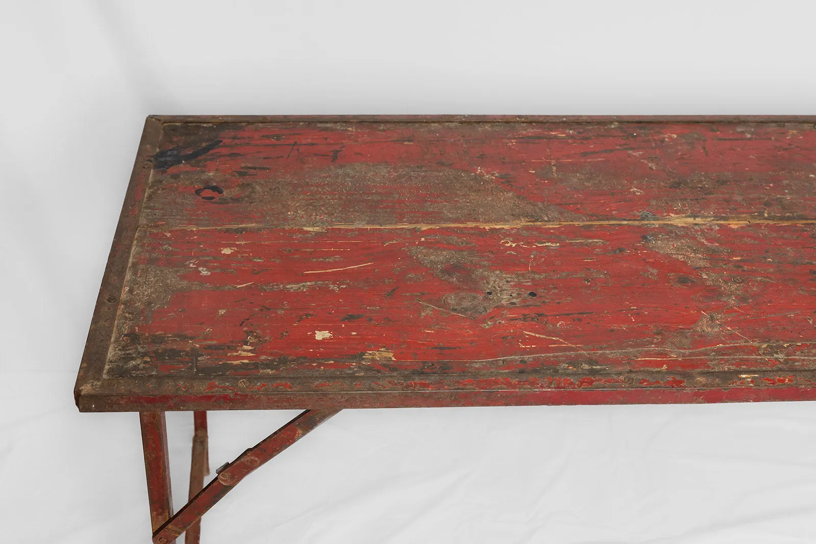 vintage timber & iron trestle table